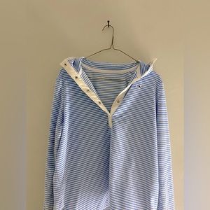 Vineyard Vines popover polo sweatshirt and matching shorts -